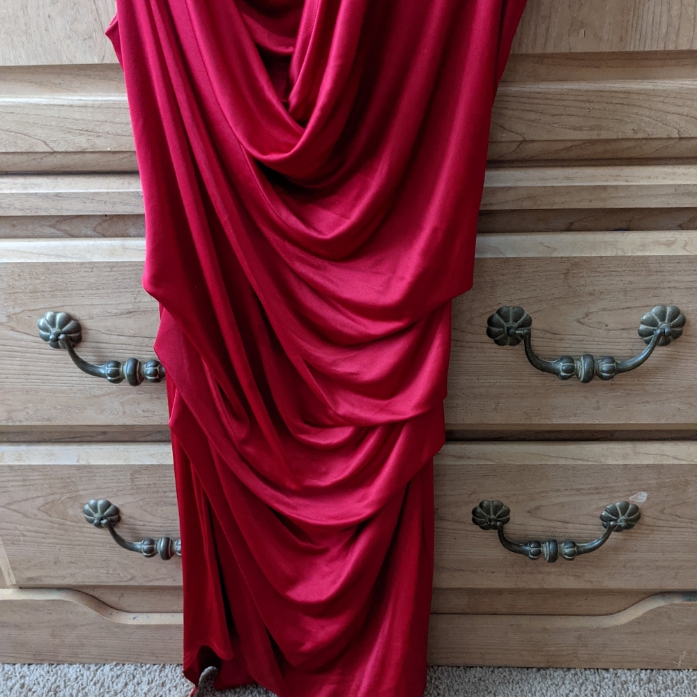Cache drapped and assymmetric dark red dress